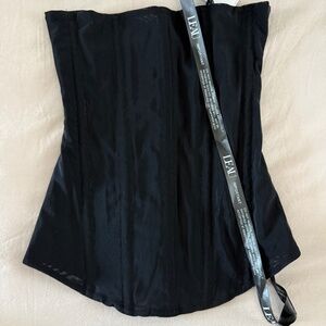Leau black corset